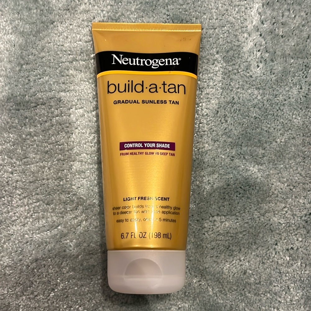 NEUTROGENA BUILD A TAN GRADUAL SUNLESS CONTROL YOUR SHADE TANNING LOTION